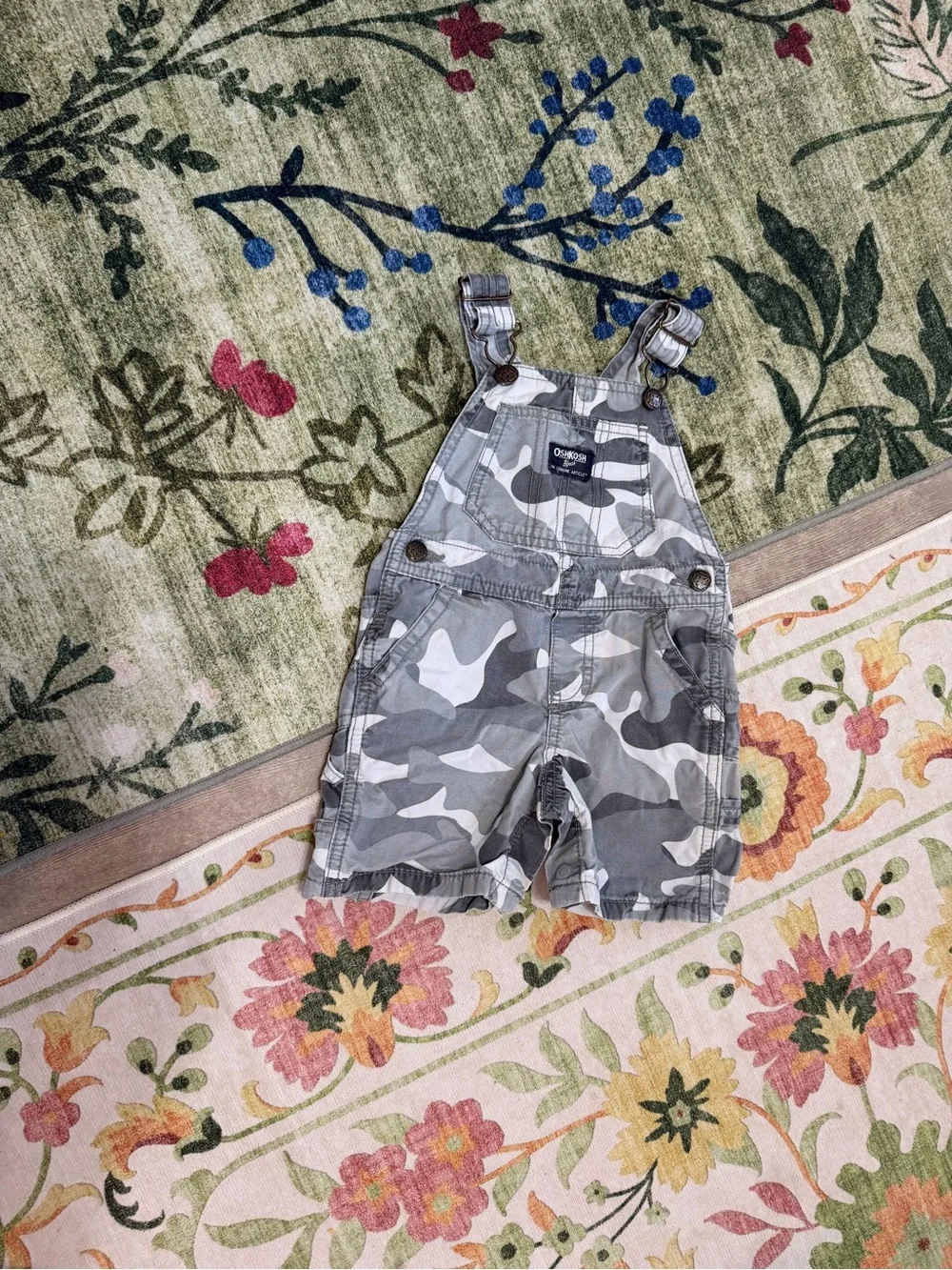 Y2K OshKosh B'gosh Gray Camo Short Overalls 12 Months Baby Boy Like New